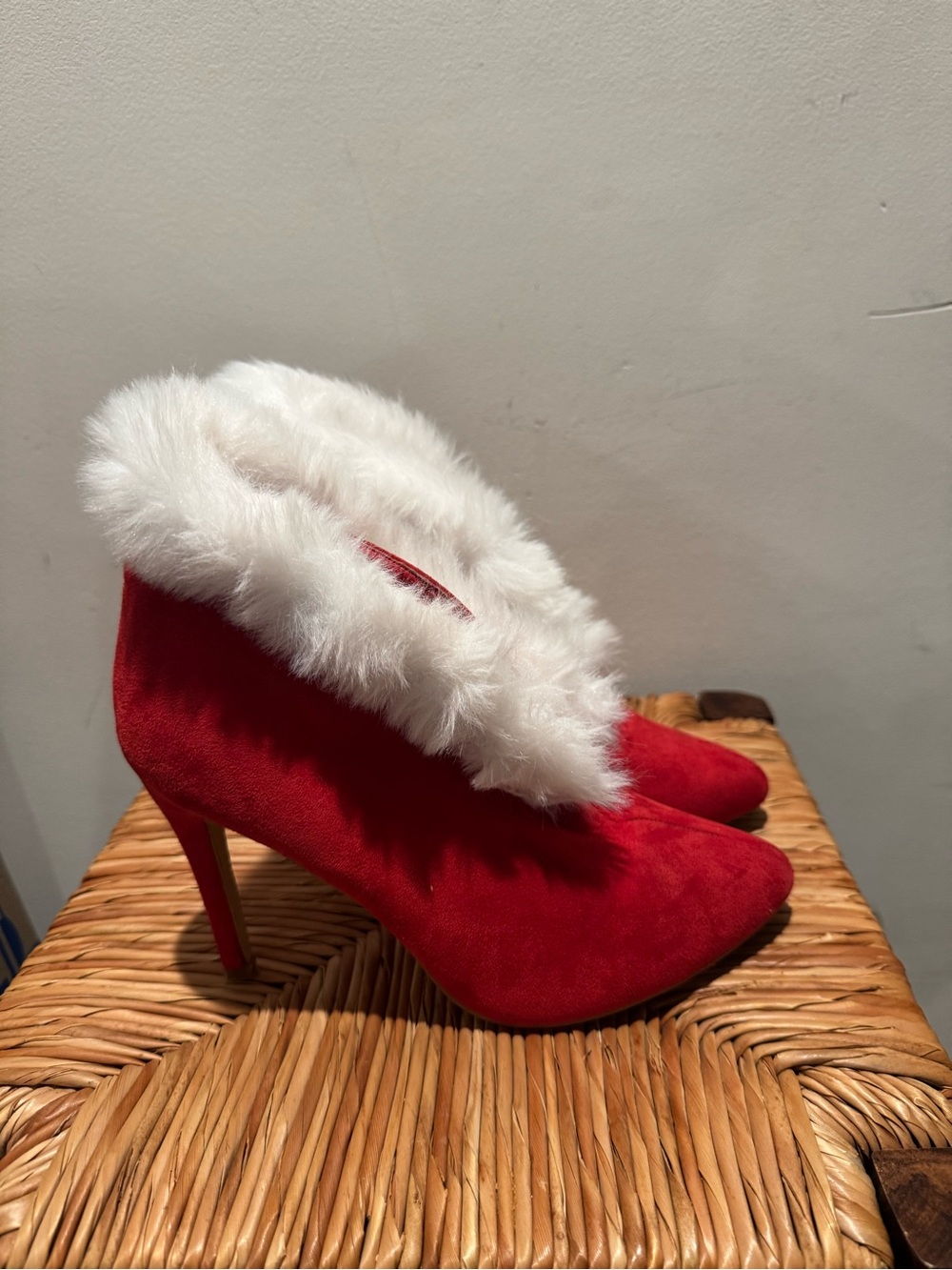 Rouge Helium Red Faux-Fur Trim Stiletto Bootiesu size 8.5